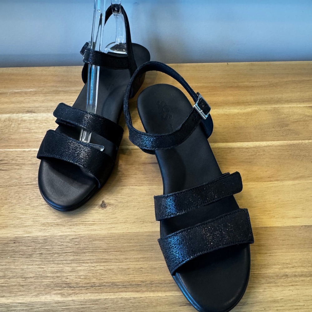 SAS Women 11 WW Black Metallic Leather Strappy Comfort Low Heel Sandals 2661881 - Picture 3 of 16